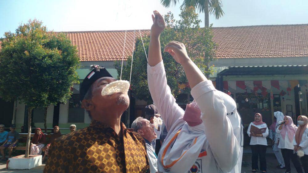 Lansia Griya Wreda Surabaya Kenang Masa Muda Lomba Agustusan