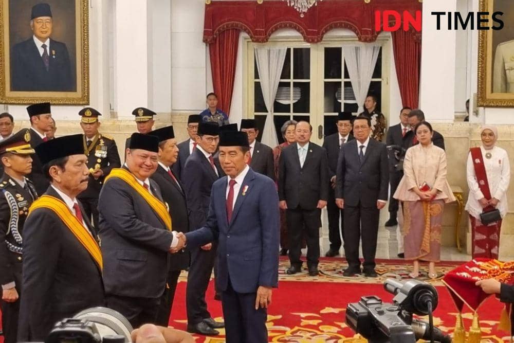 Presiden Jokowi memberikan sejumlah tanda bintang jasa dan kehormatan ke sejumlah tokoh dan pejabat. (IDN Times/Ilman Nafi'an)