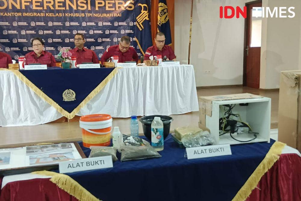 Barang bukti milik Anton Viktorovich (IDN Times/istimewa)