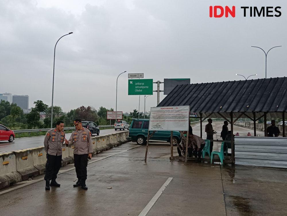 Warga Jatikarya, Kota Bekasi tuntut ganti rugi lahan yang belum dibayar. (IDN Times/Imam Faishal)