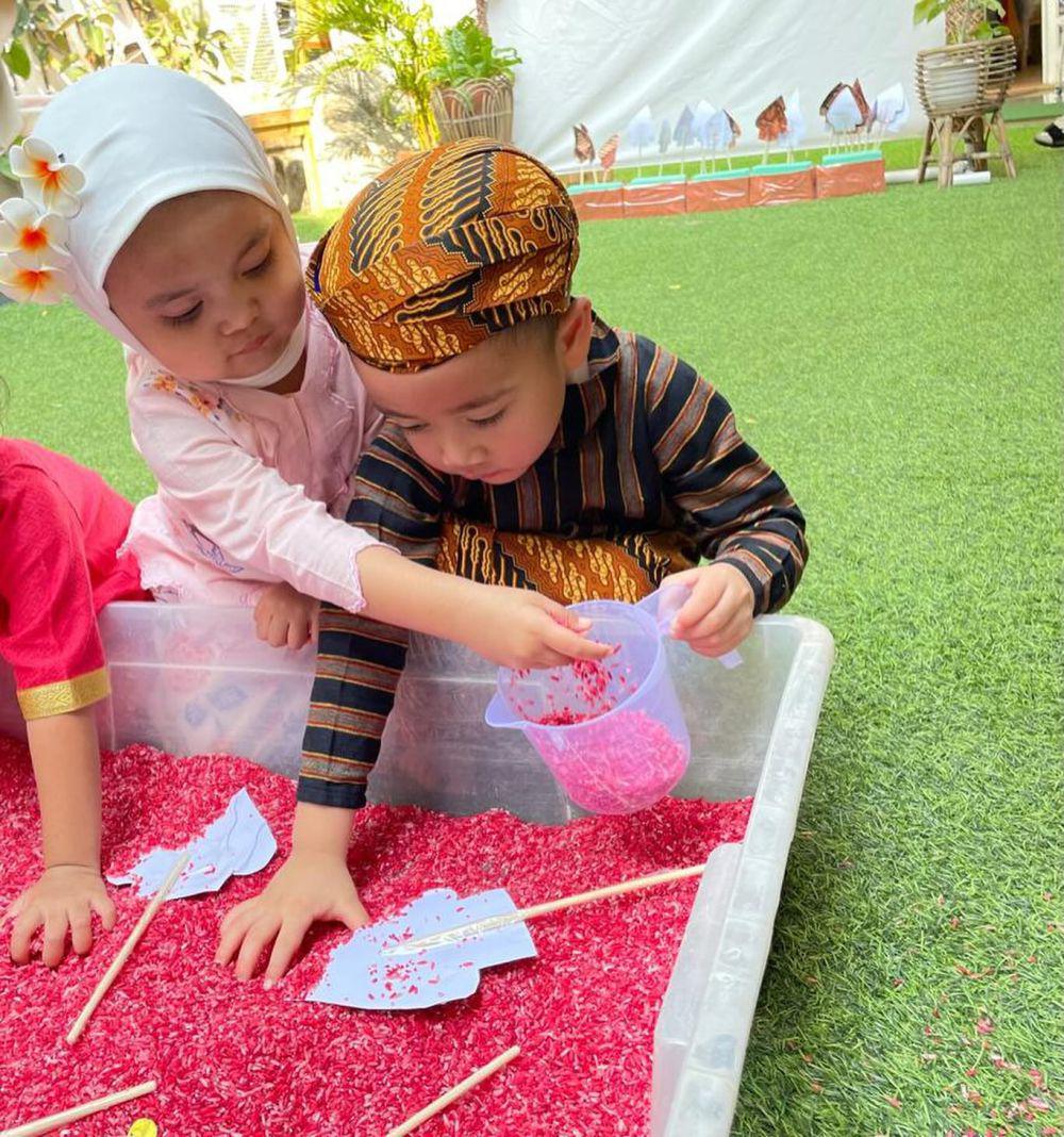 Rayyanza 17-an di sekolah (Instagram.com/raffinagita1717)