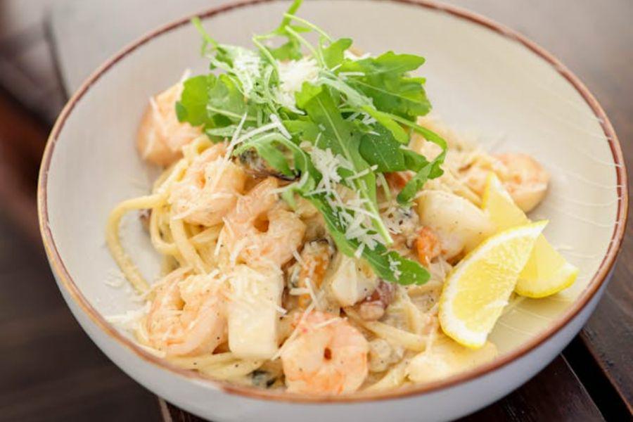 lemon ricotta cheese pasta (pexels.com/Valeria Boltneva)