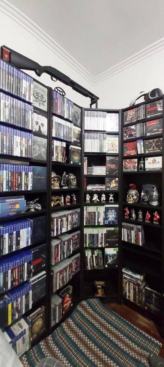 potret koleksi masif PlayStation (reddit.com/user/bumbumper47)