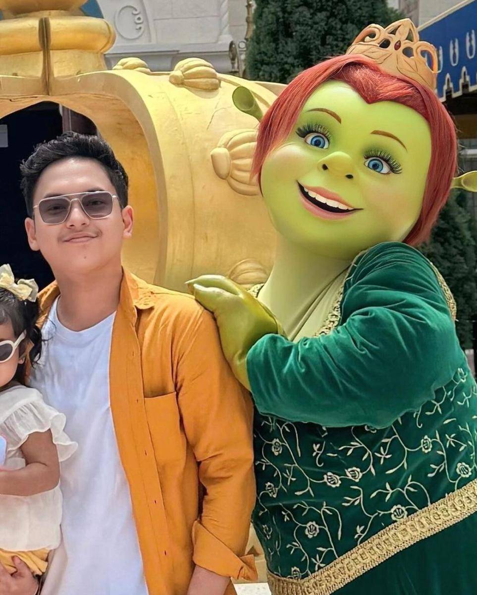 potret keluarga Nanda Arsyinta ke Singapura (instagram.com/nandaarsynt)