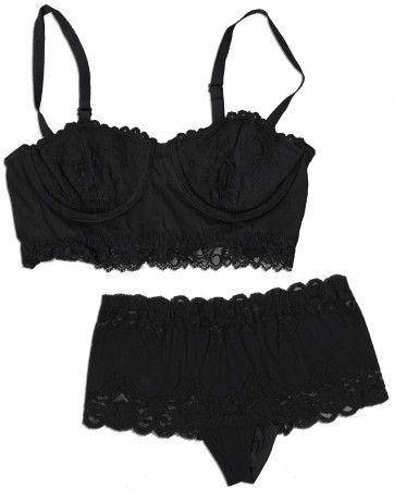 bra dan panties Erin Brockovich (tribute.ca/news)