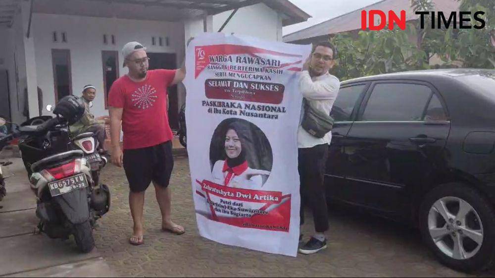 Siswi asal Singkawang rela lepas jilbab untuk tugas negara. (IDN Times/istimewa).