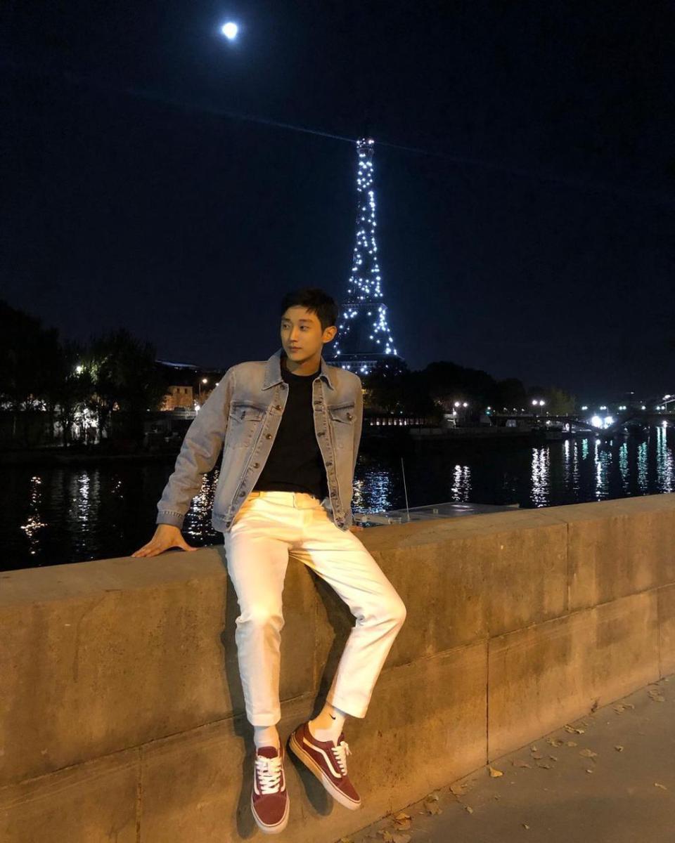 smart casual look ala Jinyoung (instagram.com/jinyoung0423)