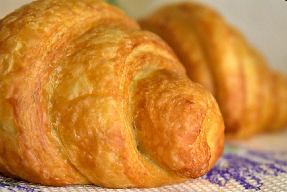 Ilustrasi croissant. https://pixabay.com/users/enotovyj-1196066/