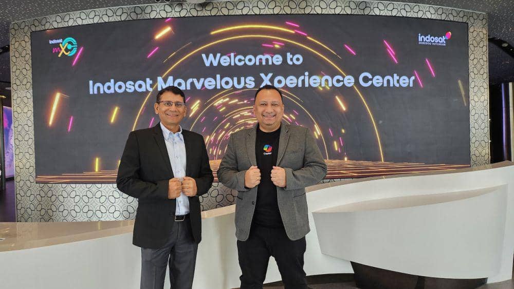 Chief Digital Officer Indosat, Sanjeev Rawat (kiri) dan Presiden Direktur Microsoft Indonesia, Dharma Simorangkir (kanan). (Dok. Microsoft Indonesia)