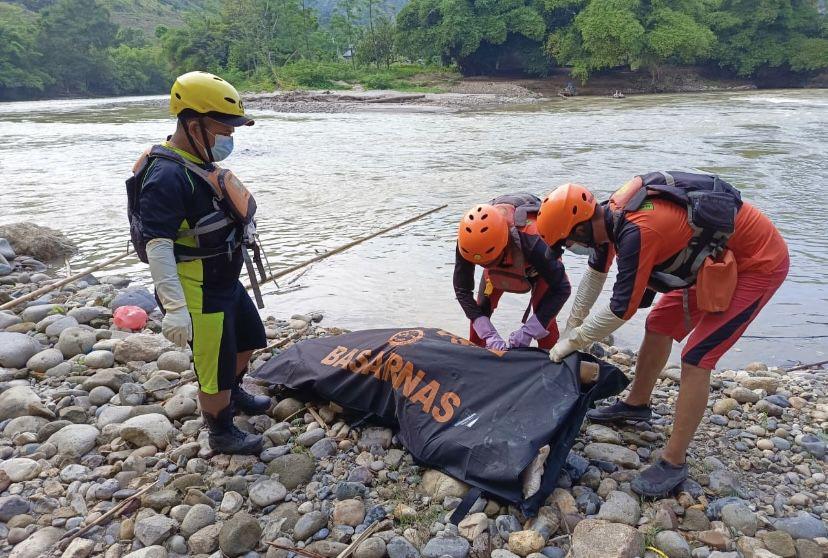 Hanyut di Sungai Lau Renun, Pendulang Emas Ditemukan Tewas