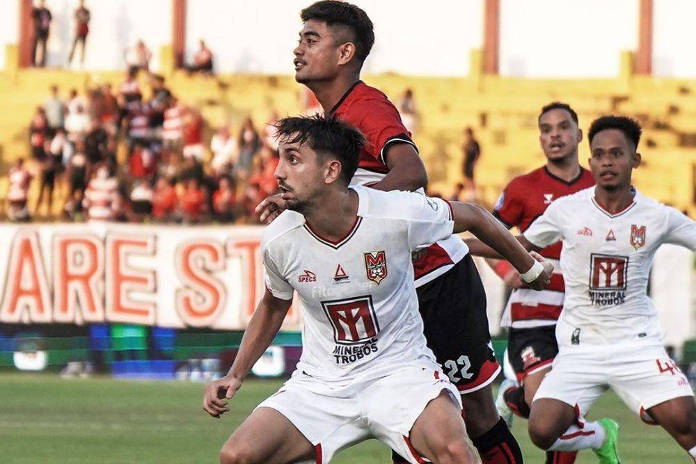 Malut United saat menghadapi Madura United pada pekan pertama Liga 1 2024/2025. (instagram.com/malutunitedfc)