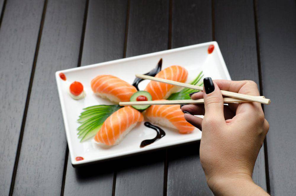 ilustrasi salmon (pexels.com/Isabella Mendes)