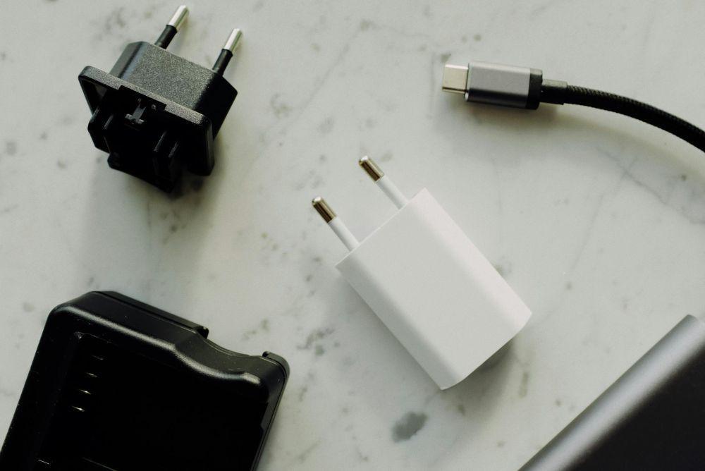 5 USB Charger Terbaik untuk Kamu, Dari Fast Charging Hingga Multi-Port