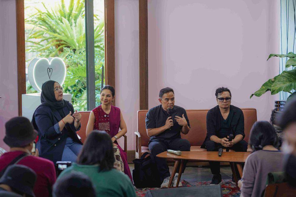 Opening pameran warna-warna oleh Andien Aisyah, 14 Agustus 2024. (Dok. Warna-warna vol. 2)