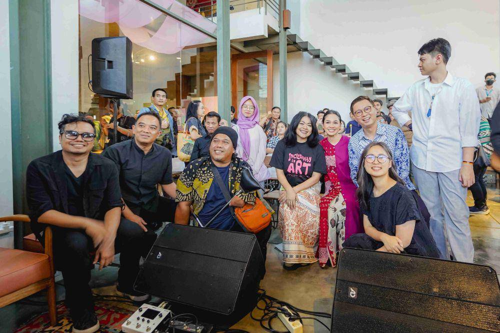 Pameran Warna-Warna Vol. 2 digelar di Dia.lo.gue, Kemang. 14 Agustus 2024 (Dok. Warna-warna vol. 2)