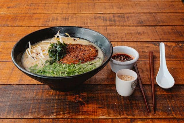ilustrasi ramen (unsplash.com/Fotos de Alimentos Con Limón)