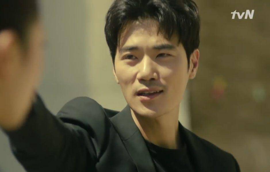 Kim Kang Woo di drama Circle: Two Worlds Connected (dok. tvN/Circle: Two Worlds Connected)