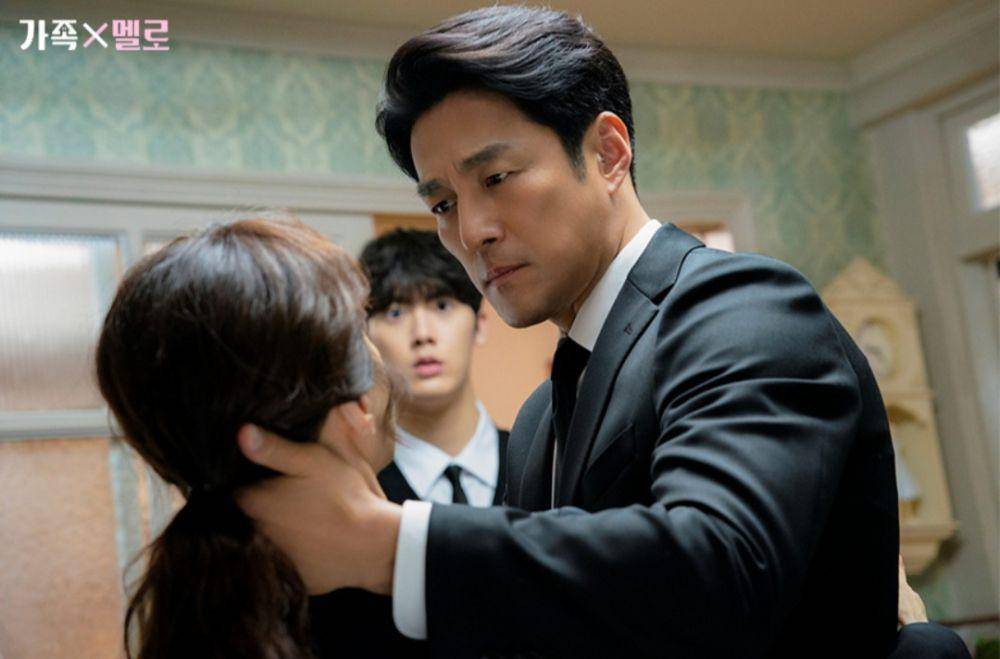 Kim Ji Soo, Yoon San Ha, dan Ji Jin Hee di Romance in the House (x.com/jtbclove)