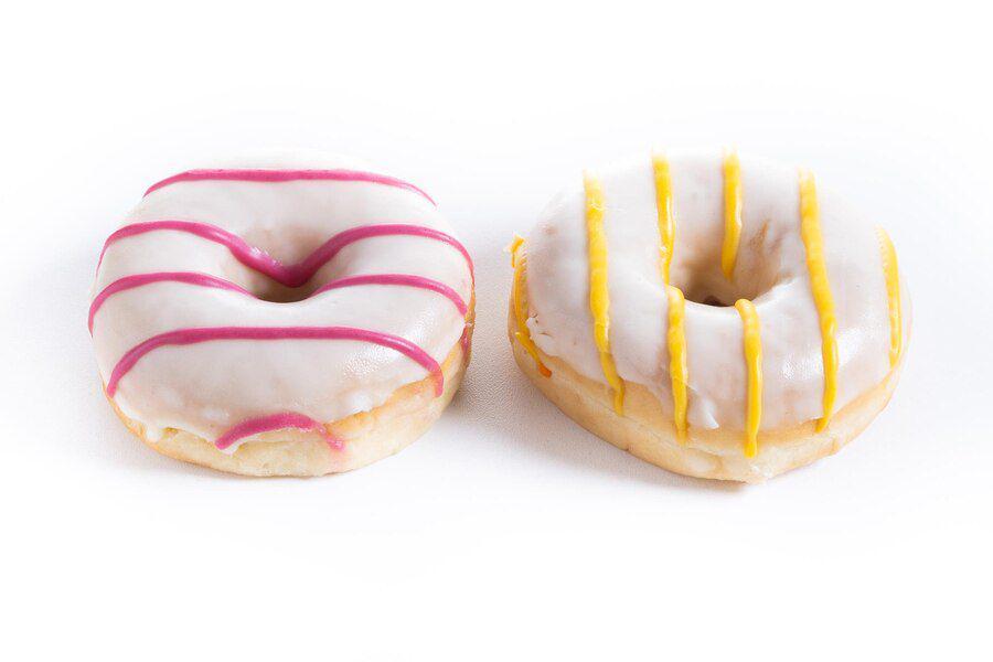 Ilustrasi donat (freepik.com/chandlervid85)