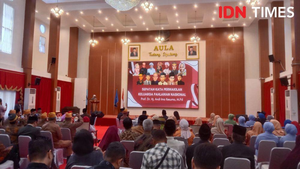 Pemprov Sulsel menggelar silaturahmi dengan keluarga pahlawan nasional dan pejuang veteran. (IDN Times/Ashrawi Muin)