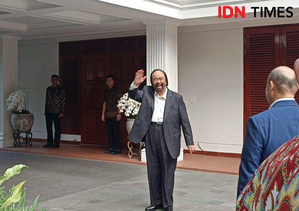 Ketua Umum Partai NasDem Surya Paloh tiba di kediaman Prabowo Subianto, Jalan Kertanegara IV, Jakarta, Kamis (15/8/2024). (IDN Times/Amir Faisol).
