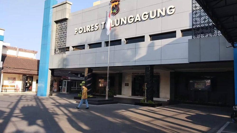 Kompak, Kades dan Bendahara Desa di Tulungagung Korupsi