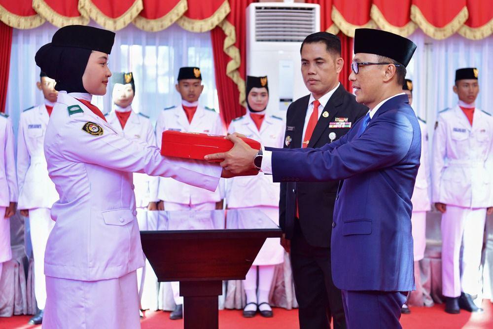 Zudan Kukuhkan Paskibra Sulsel: Fokus pada Tugas!