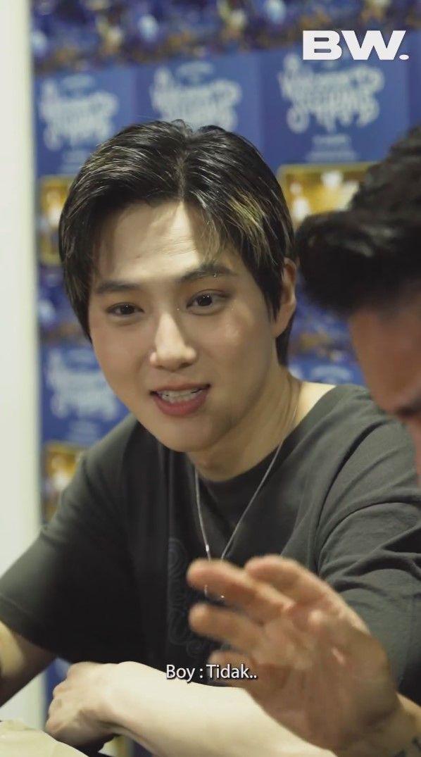 potret Boy William makan nasi Padang bareng Suho EXO (instagram.com/boywilliam17)