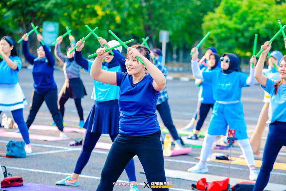 Kelas Pound Fit di Pound Friend Jatim. (instagram.com/poundfriendjatim)