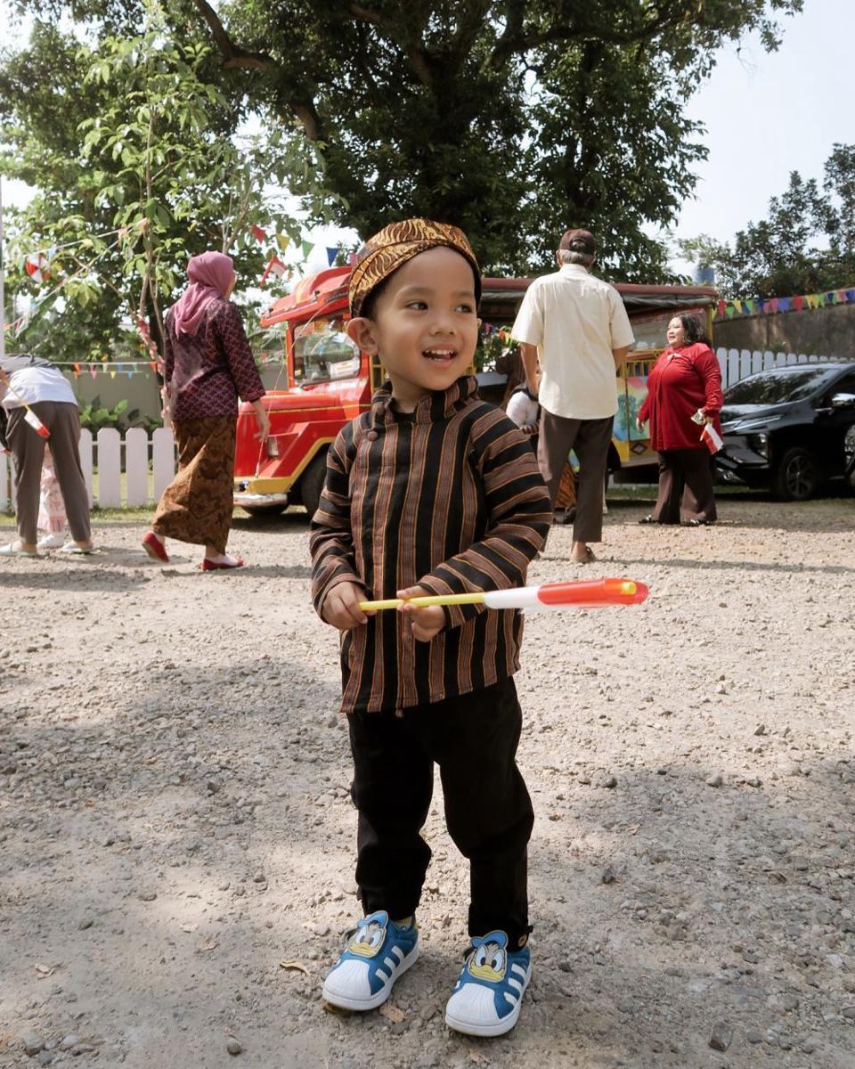 potret anak artis 17-an di sekolah (instagram.com/dorippu)