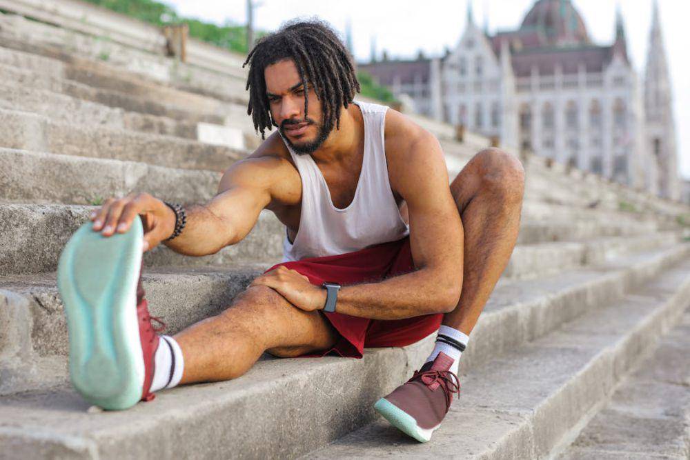 ilustrasi stretching (pexels.com/Andrea Piacquadio)