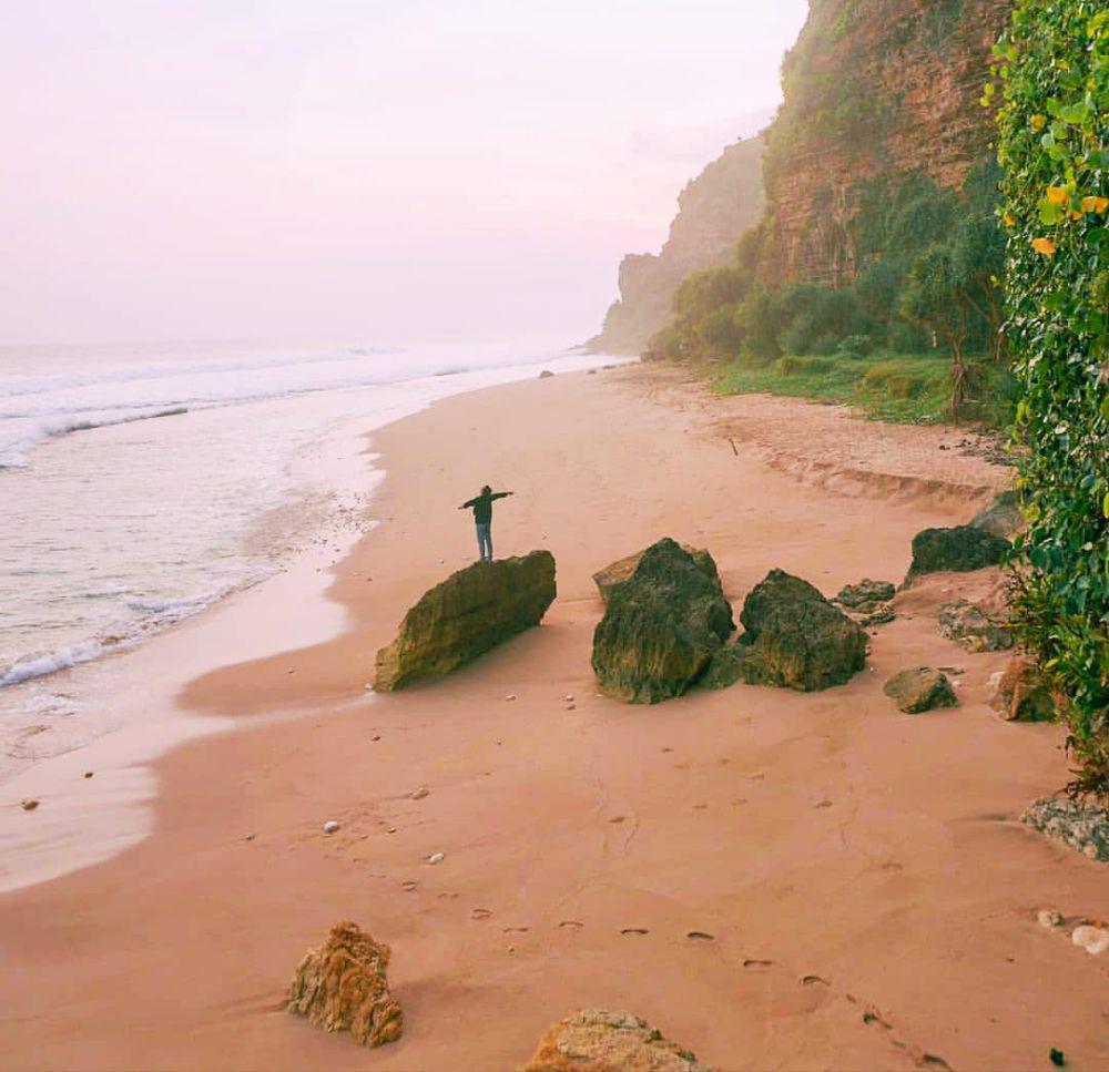 Pantai Watu Nene di Gunung Kidul (instagram.com/nencywulan)