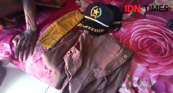 Foto seragam pejuang veteran milik Hamzah Karim (IDN Times/Juliadin Sutarman)