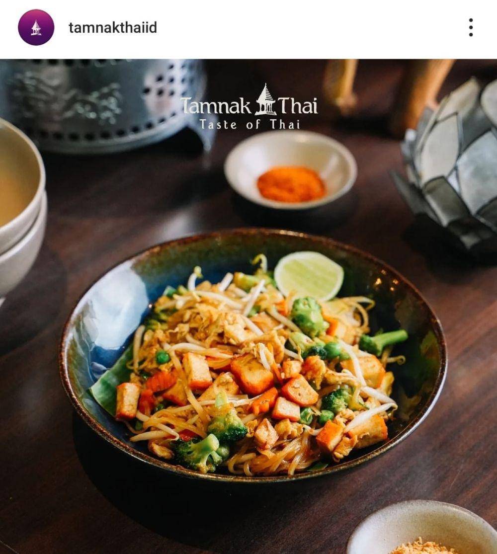 Potret menu Pad Thai di Tamnak Thai Jakarta (instagram.com/tamnakthaiid)