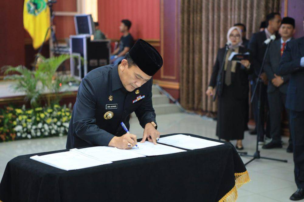Dokumen Humas Pemkab Majalengka/ Penandatanganan mutasi dan rotasi