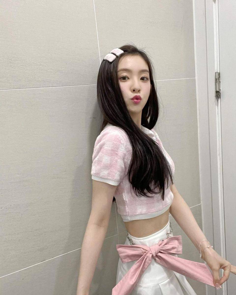 Irene Red Velvet (instagram.com/renebaebae)