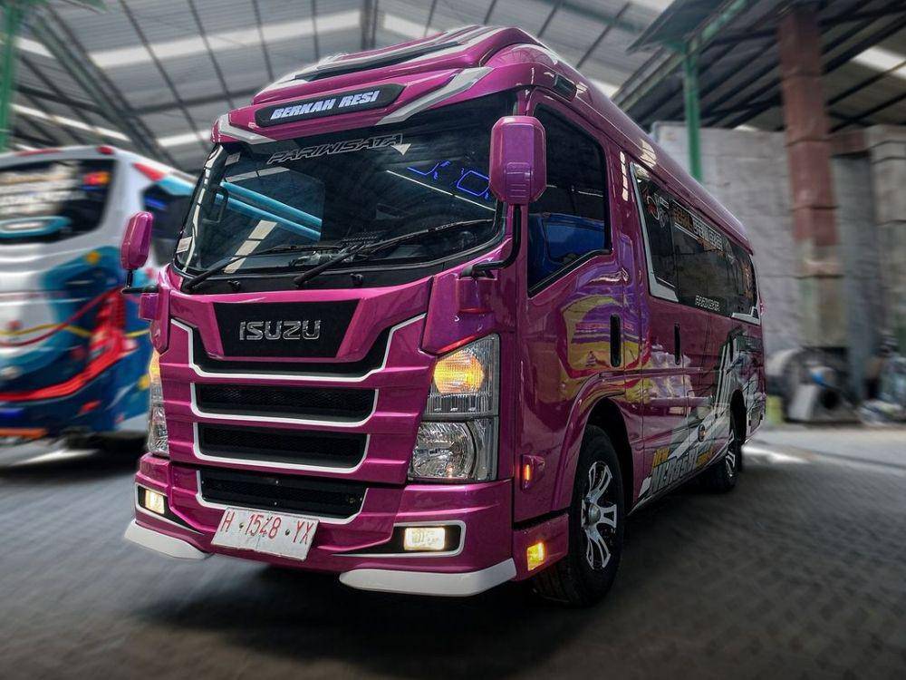 ilustrasi minibus produksi Karoseri Hartono Putra (instagram.com/karoserihartonoputra)