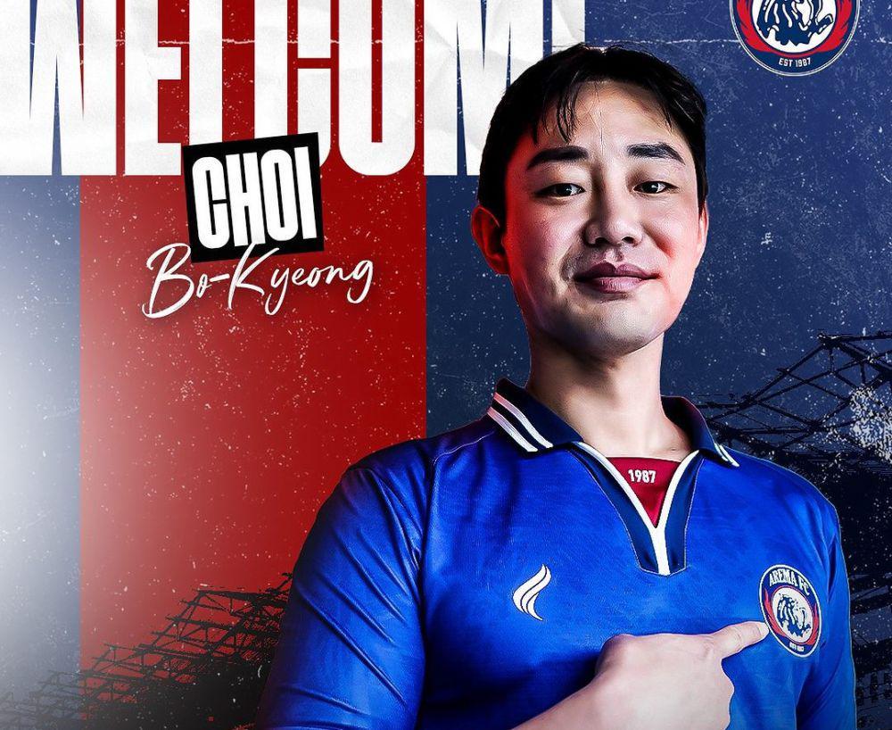 Choi Bo Kyeong dengan kostum Arema FC. (instagram.com/aremafcofficial)