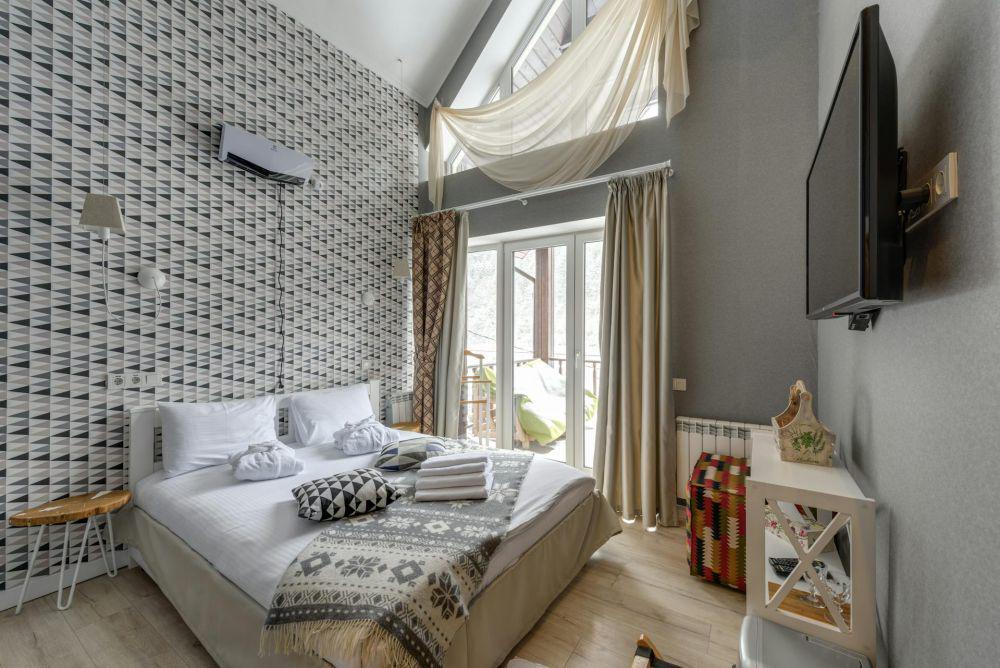 Desain kamar tidur maksimalis (pexels.com/Max Vakhtbovycn)