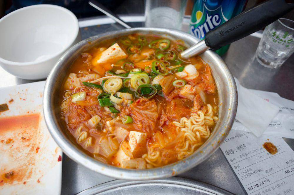Ilustrasi Indomie Sundubu Jjigae (pexels.com/makafood)