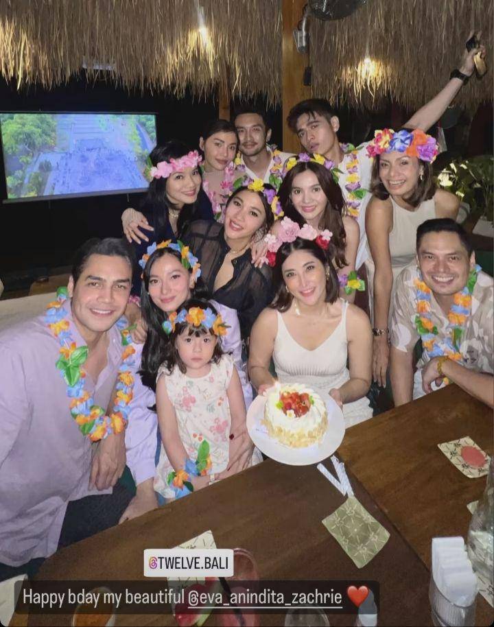 Ulang tahun Eva Anindita di Bali (Instagram.com/asmirandah89)