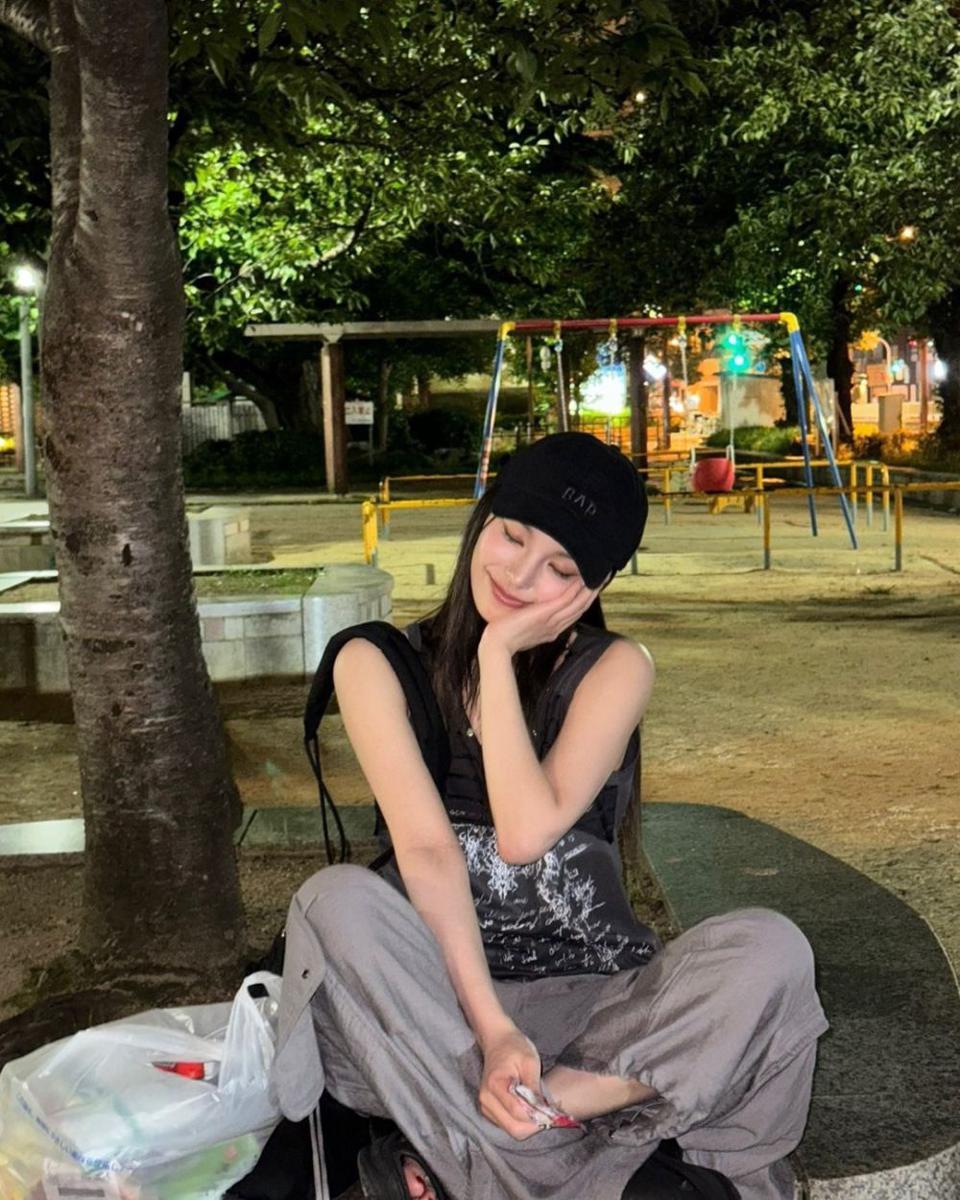 outfit cewek mamba ala Yeri Itzy (instagram.com/@yezyizhere)