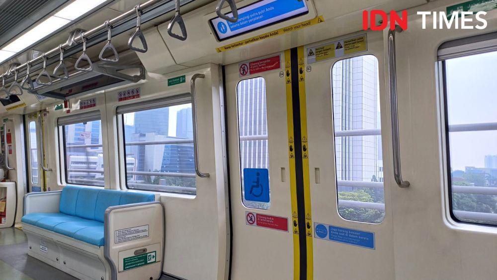 5 Etika Naik LRT yang Harus Kamu Perhatikan