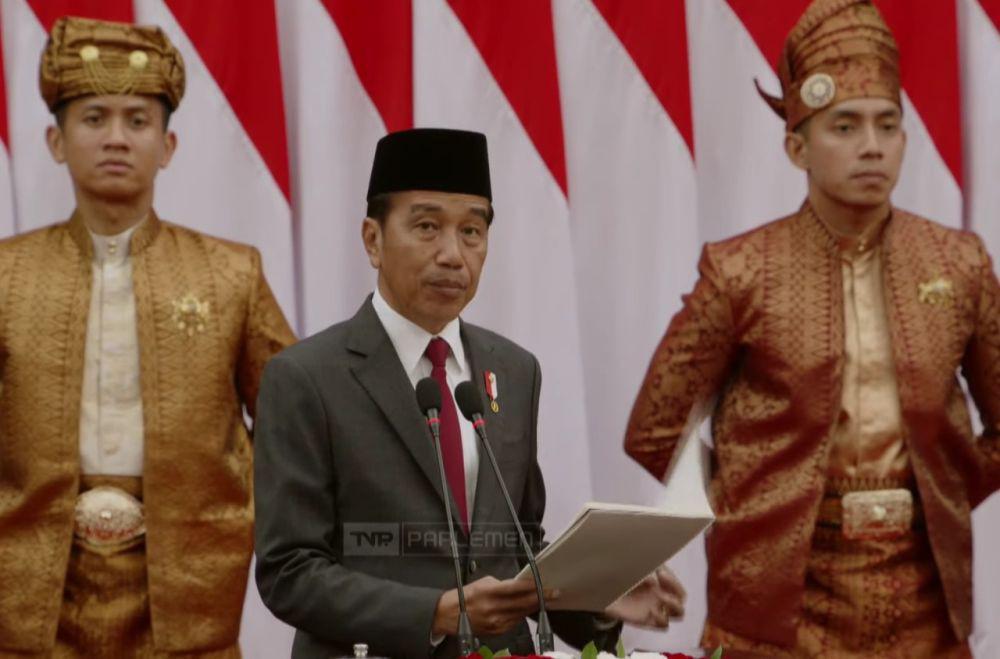 Jokowi Masih Andalkan Bansos dan Subsidi untuk Jaga Daya Beli di 2025