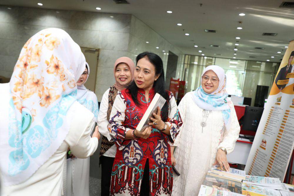 Menteri Pemberdayaan Perempuan dan Perlindungan Anak (PPPA), Bintang Puspayoga membuka Rapat Kerja Nasional (Rakernas) Majelis Ilmuwan Muslimah Indonesia atau Majelis Alimat Indonesia (MAI) (Dok. Humas KemenPPPA)