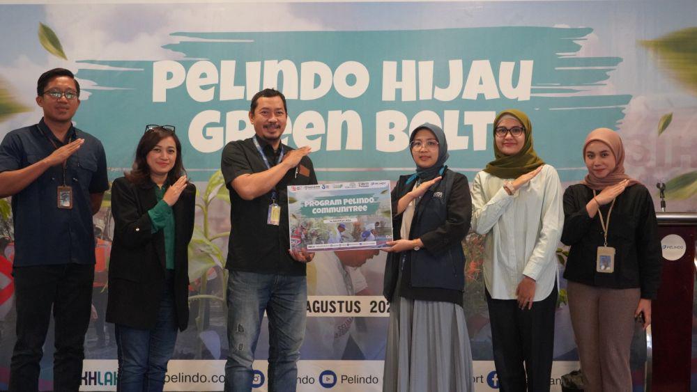 Sambut HUT RI, PTP Nonpetikemas Ikut serta Penghijauan Lingkungan