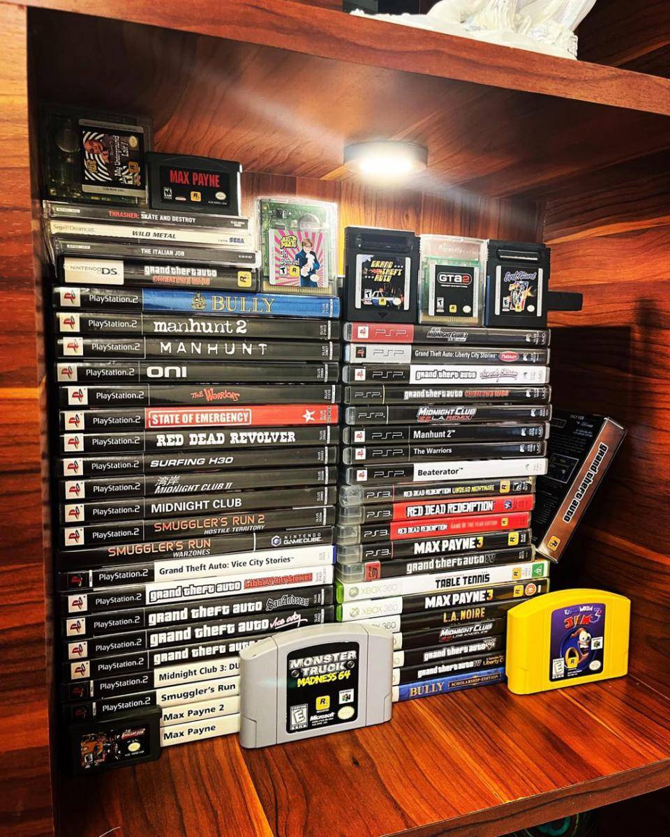 potret koleksi kaset game edisi Rockstar (reddit.com/user/mightycrankshaft)
