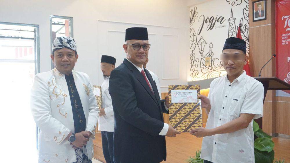 Penyerahan remisi kepada WBP Lapas Wirogunan, Sabtu (17/8/2024). (Dokumentasi Lapas Wirogunan)