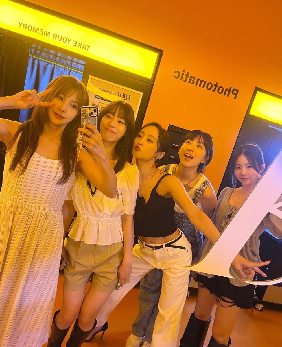 potret reunian Gyuri dengan member KARA (instagram.com/gyuri_88)