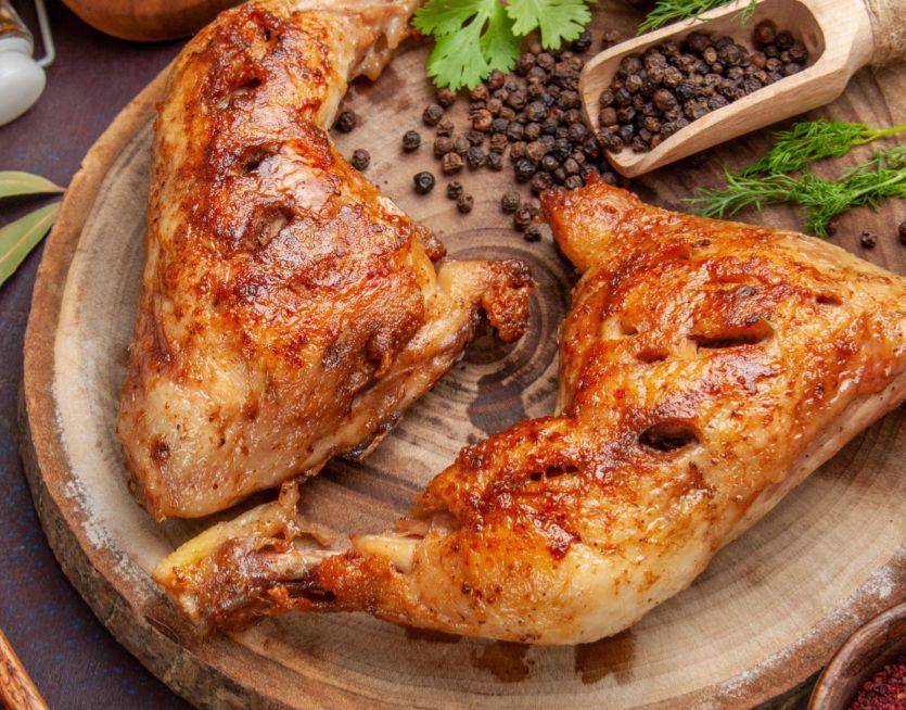ilustrasi ayam bakar (freepik.com/KamranAydinov)